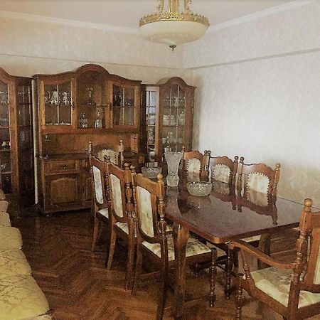 Апартаменты в Район Шайхонтохур — 100 кв. м., спальни: 3, собственных ванных: 1 Ташкент Экстерьер фото